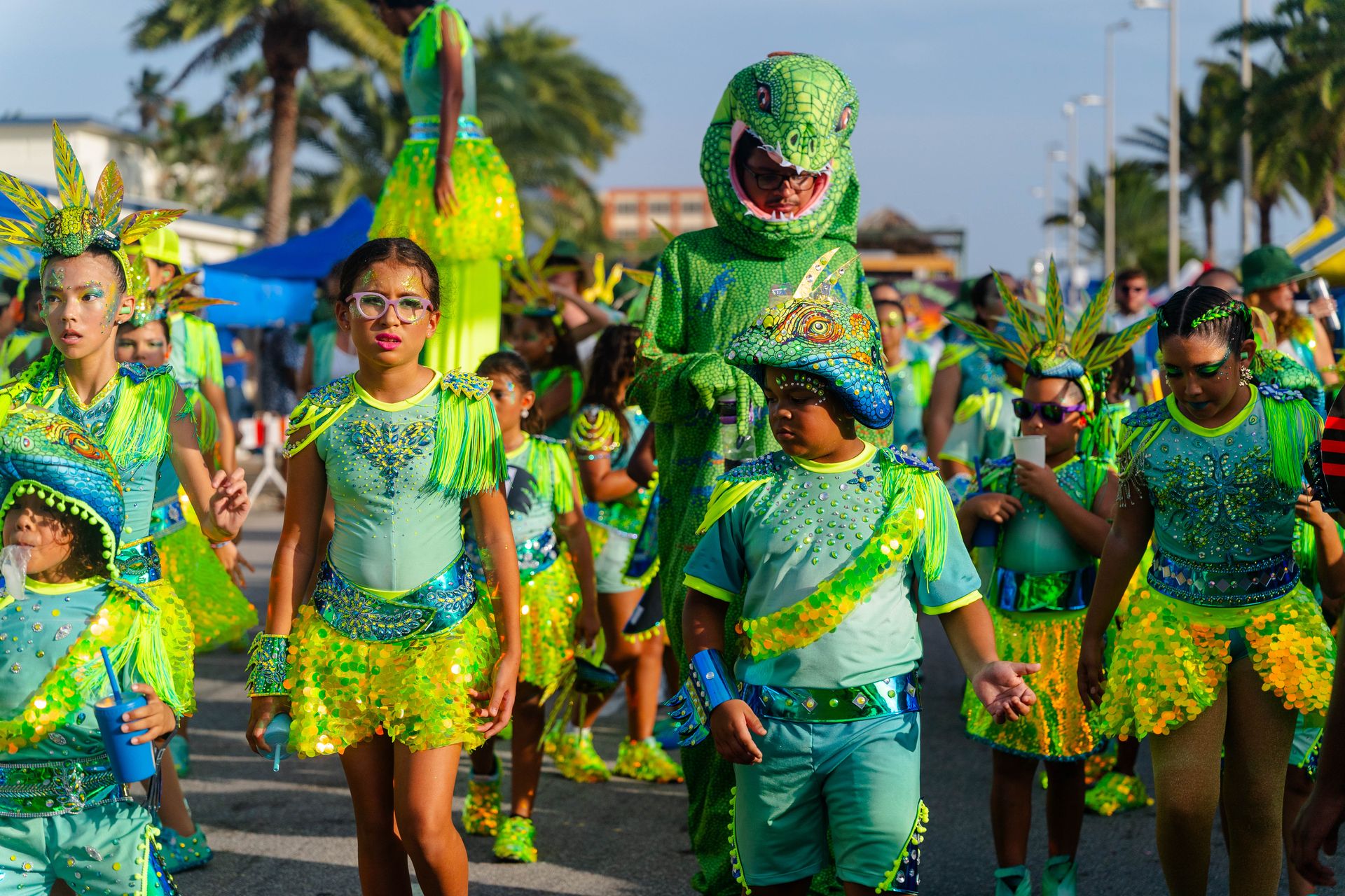 Parada di mucha o’stad — Carnaval Aruba