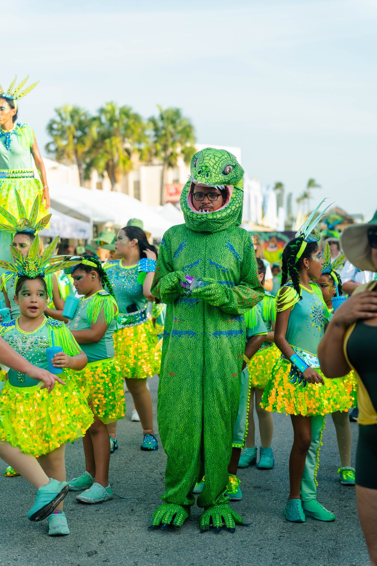 Parada di mucha o’stad — Carnaval Aruba
