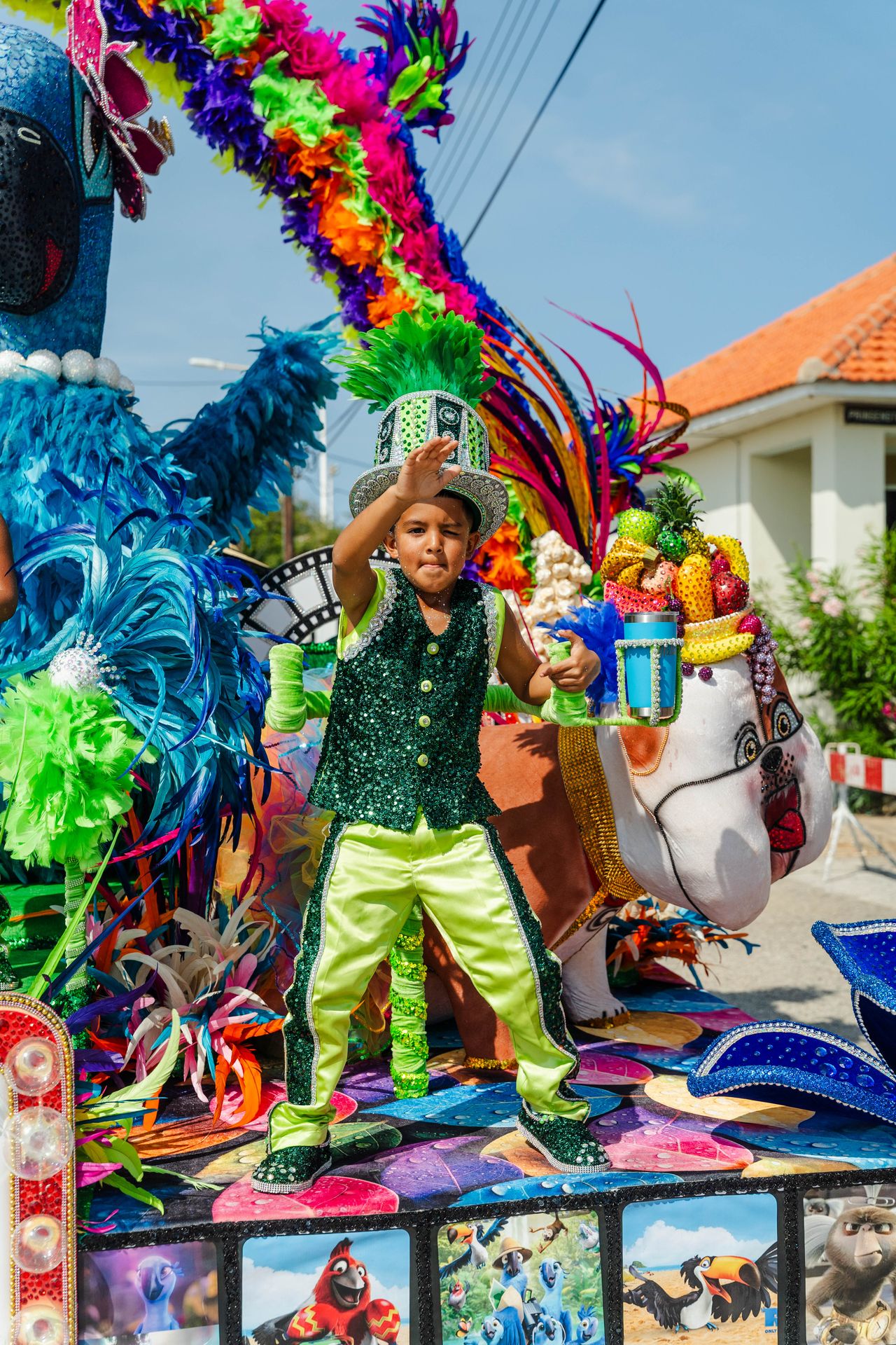 Parada di mucha Sanicolaas — Carnaval Aruba