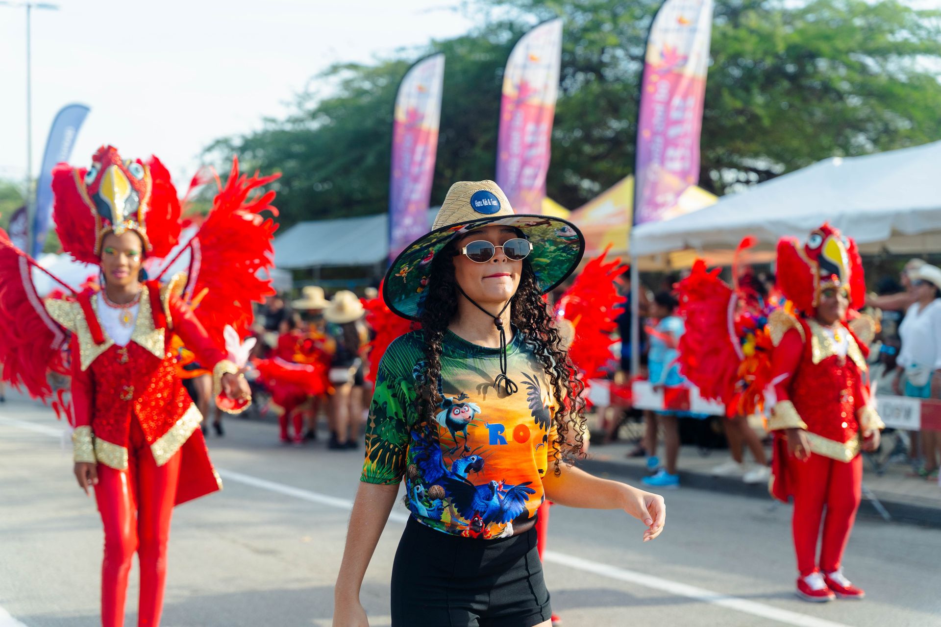Parada di mucha o’stad — Carnaval Aruba