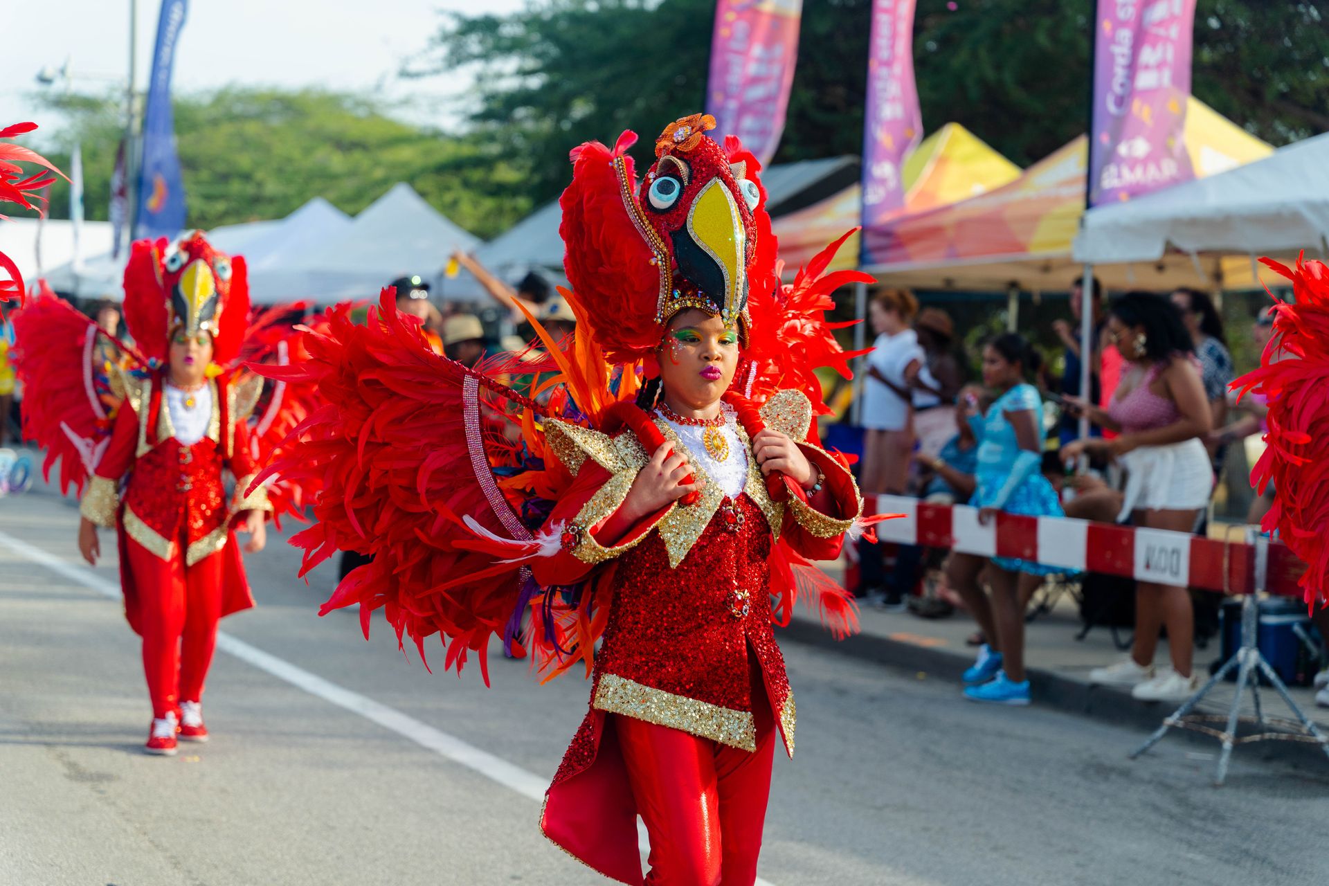 Parada di mucha o’stad — Carnaval Aruba
