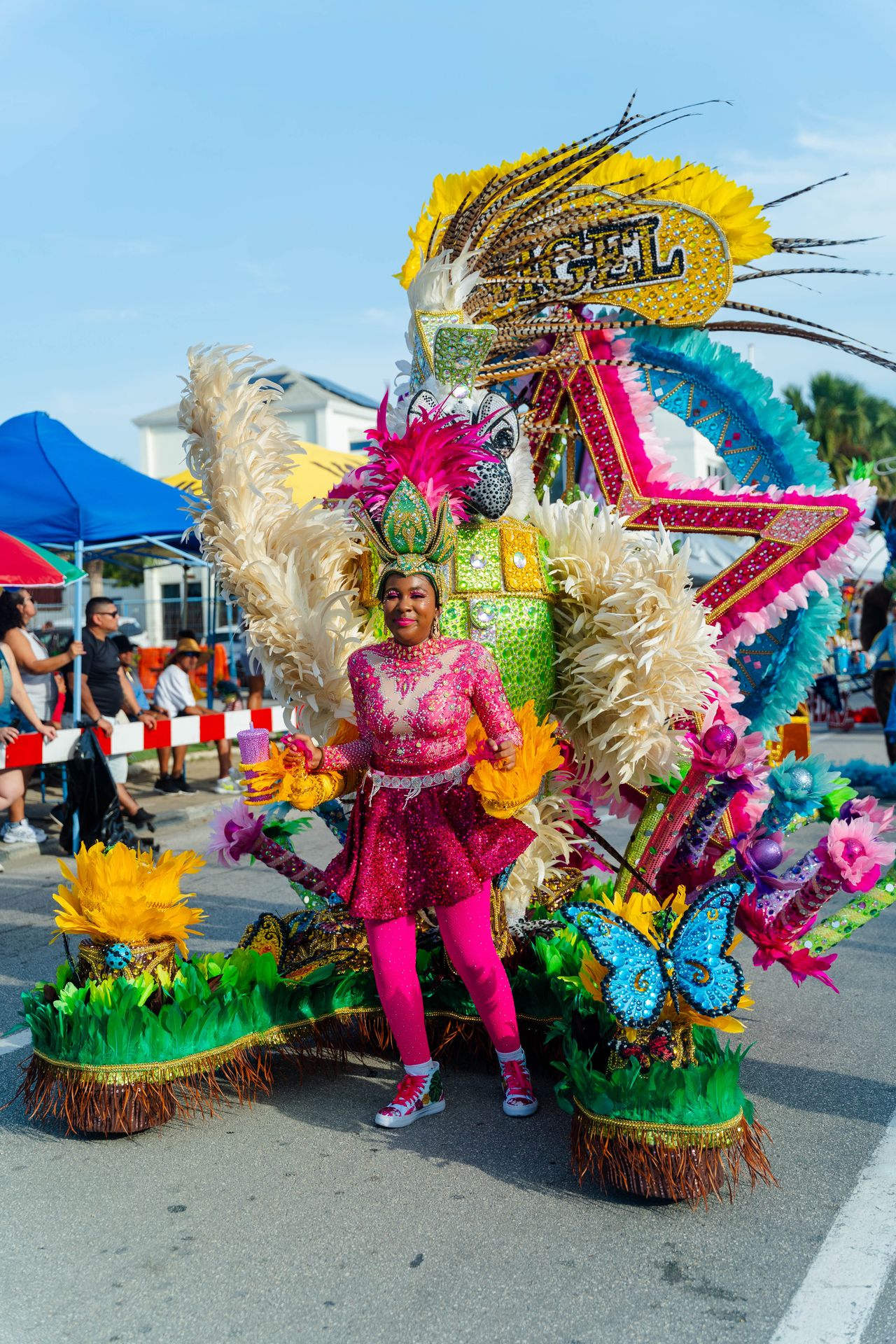 Parada di mucha o’stad — Carnaval Aruba