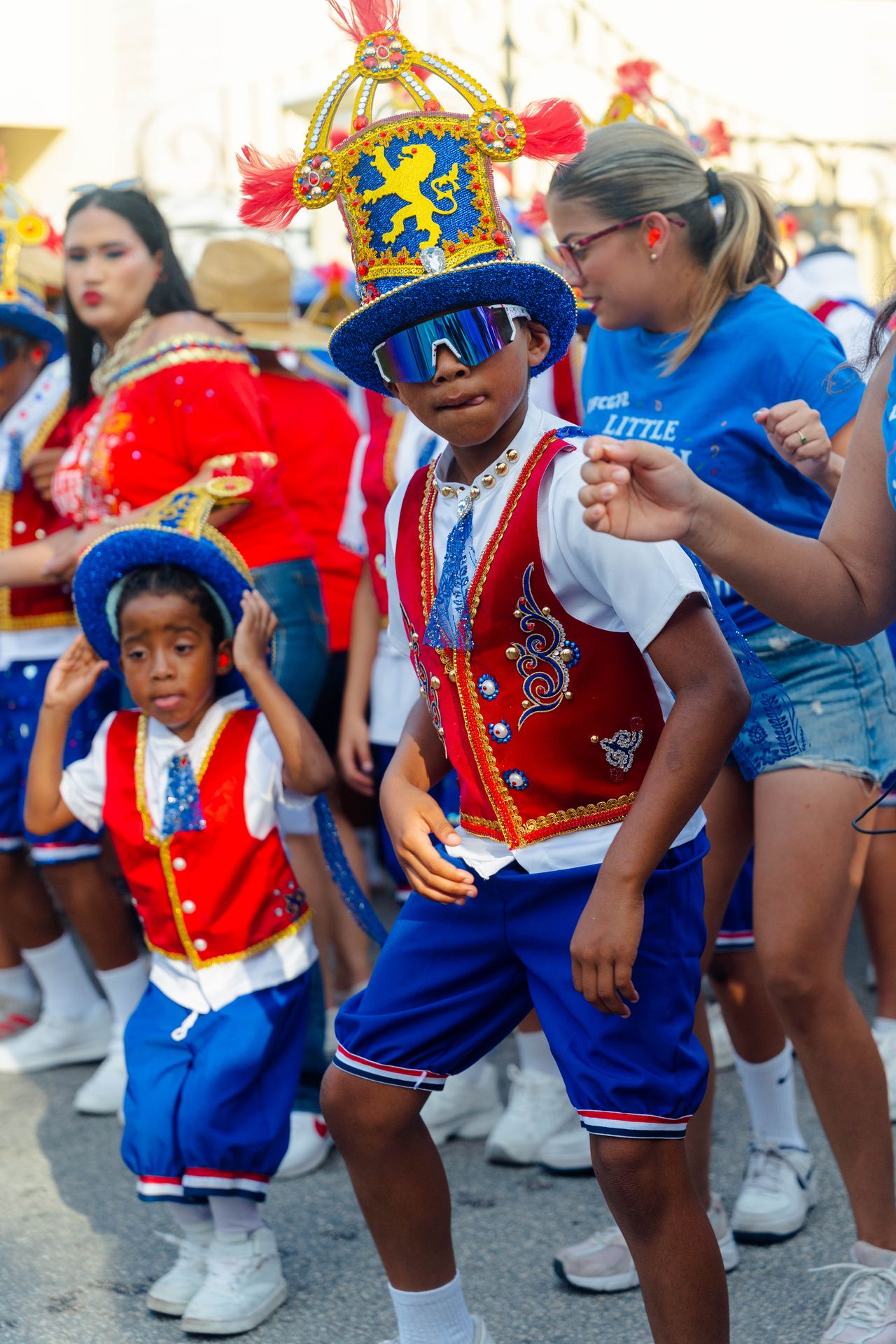 Parada di mucha o’stad — Carnaval Aruba