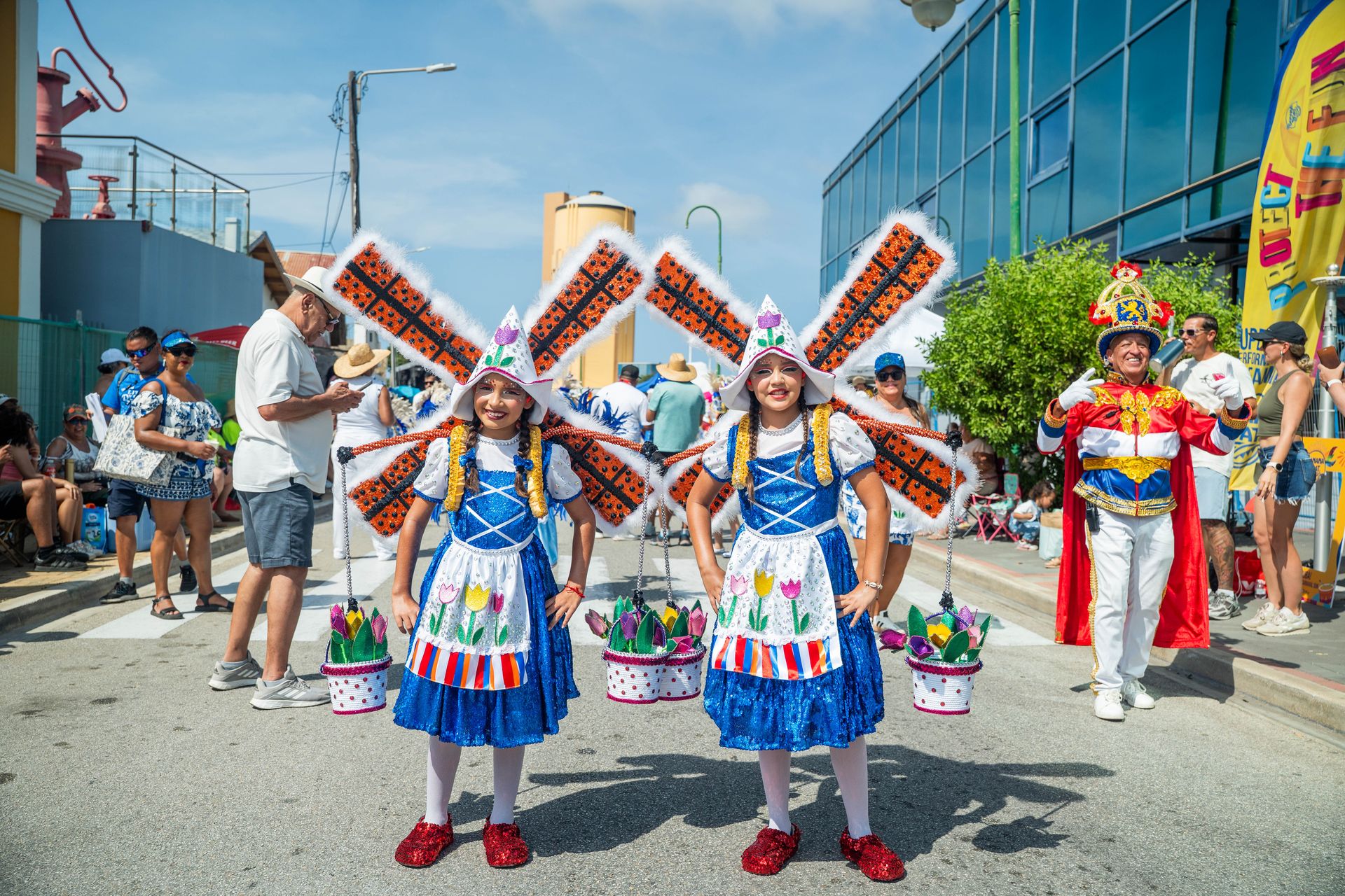 Parada di mucha Sanicolaas — Carnaval Aruba