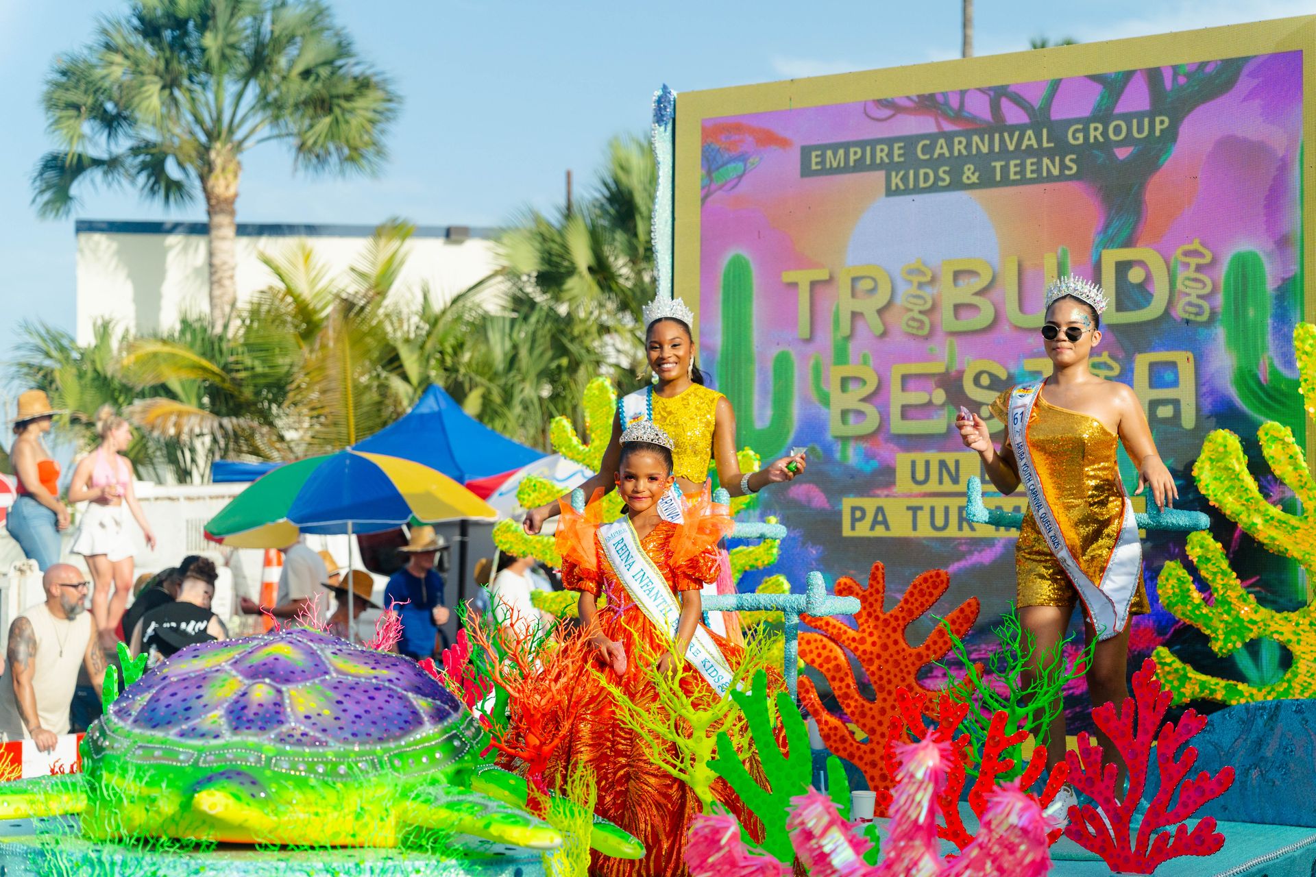 Parada di mucha o’stad — Carnaval Aruba