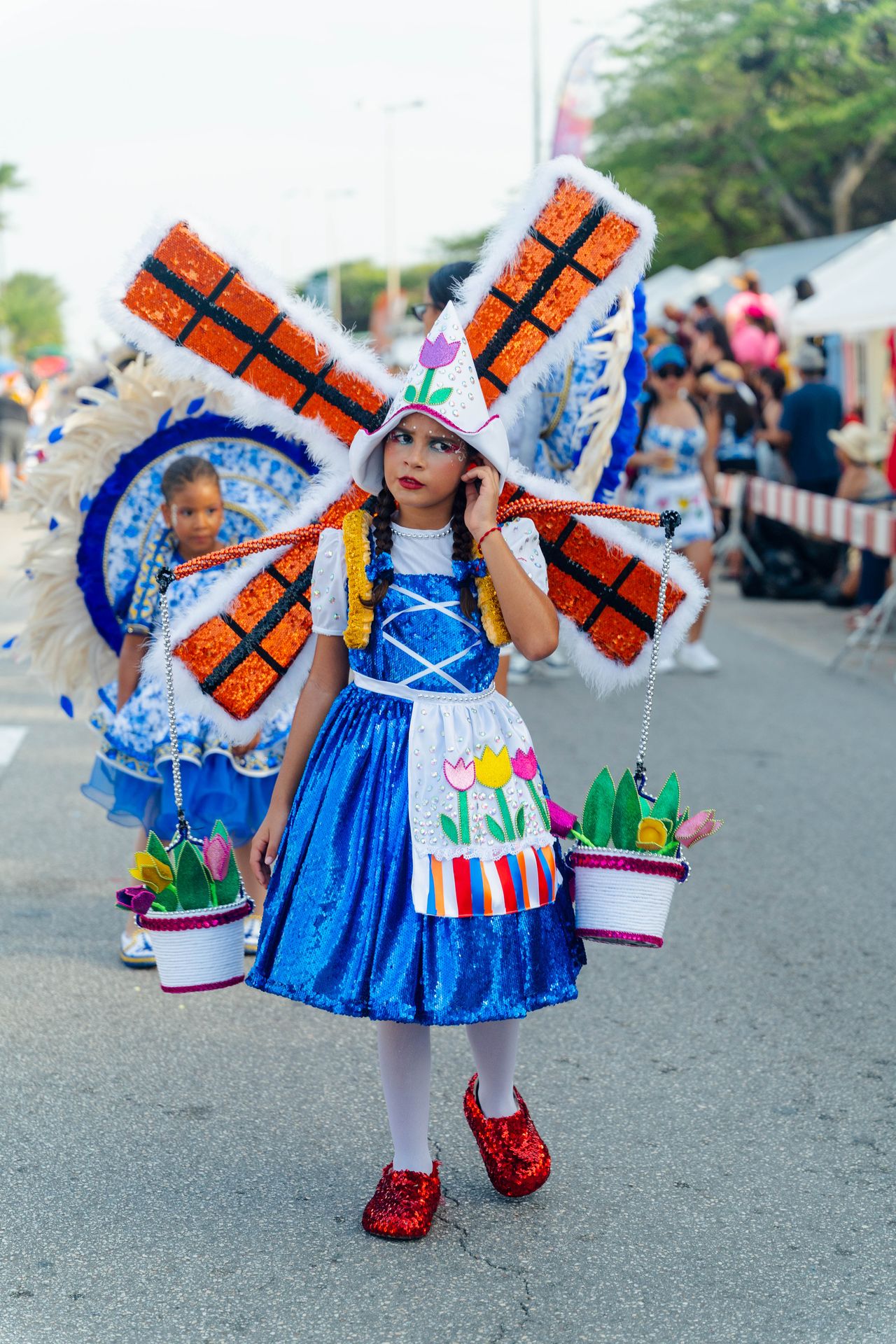 Parada di mucha o’stad — Carnaval Aruba