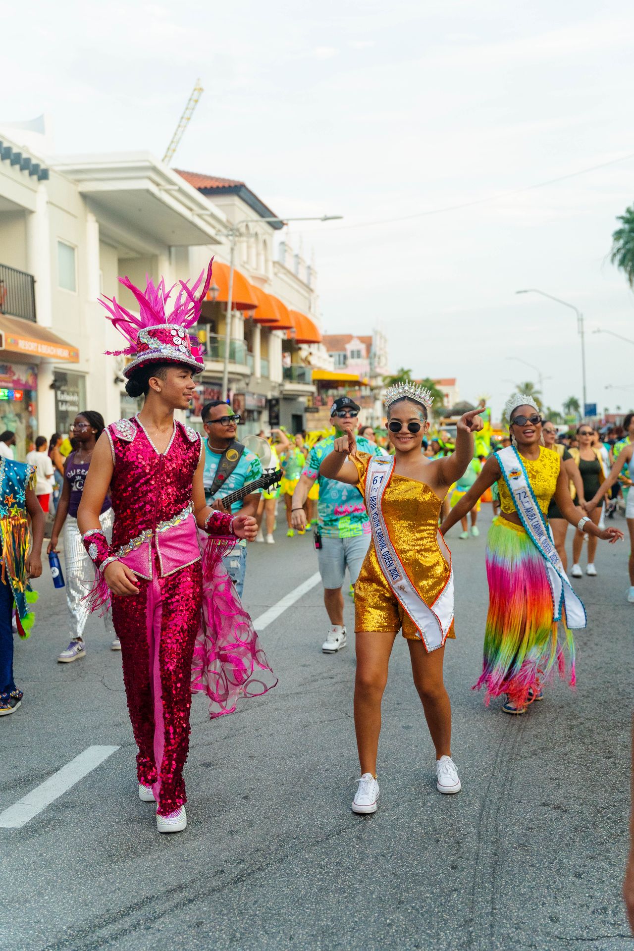 Parada di mucha o’stad — Carnaval Aruba
