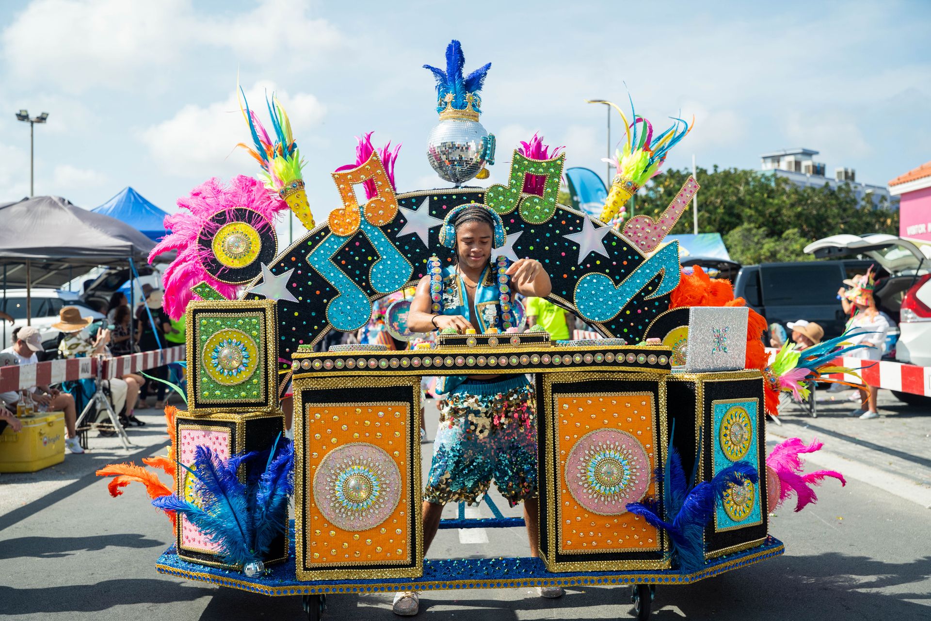 Parada di mucha Sanicolaas — Carnaval Aruba