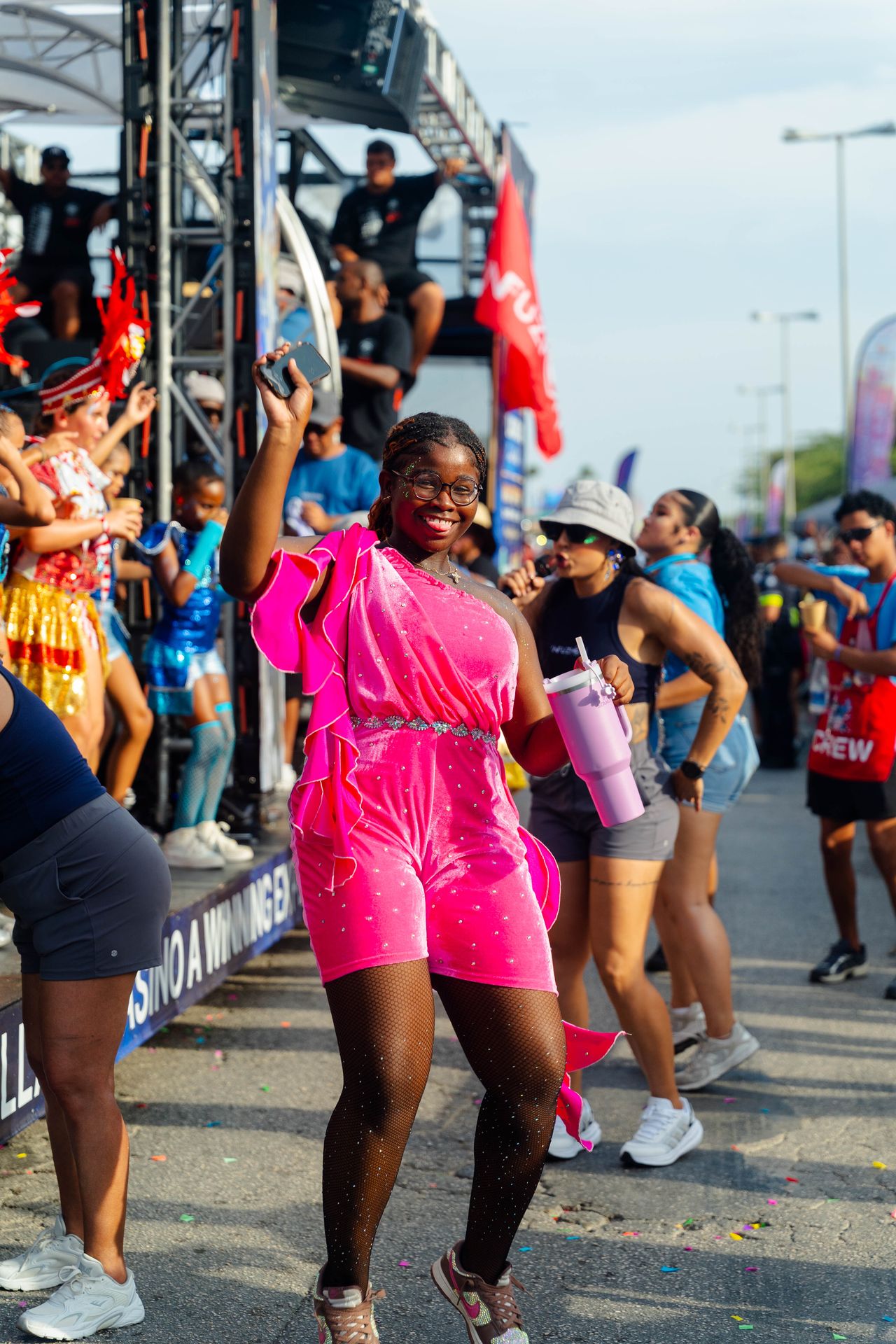 Parada di mucha o’stad — Carnaval Aruba