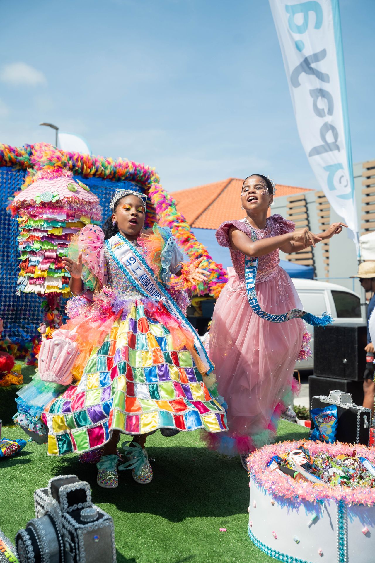 Parada di mucha Sanicolaas — Carnaval Aruba