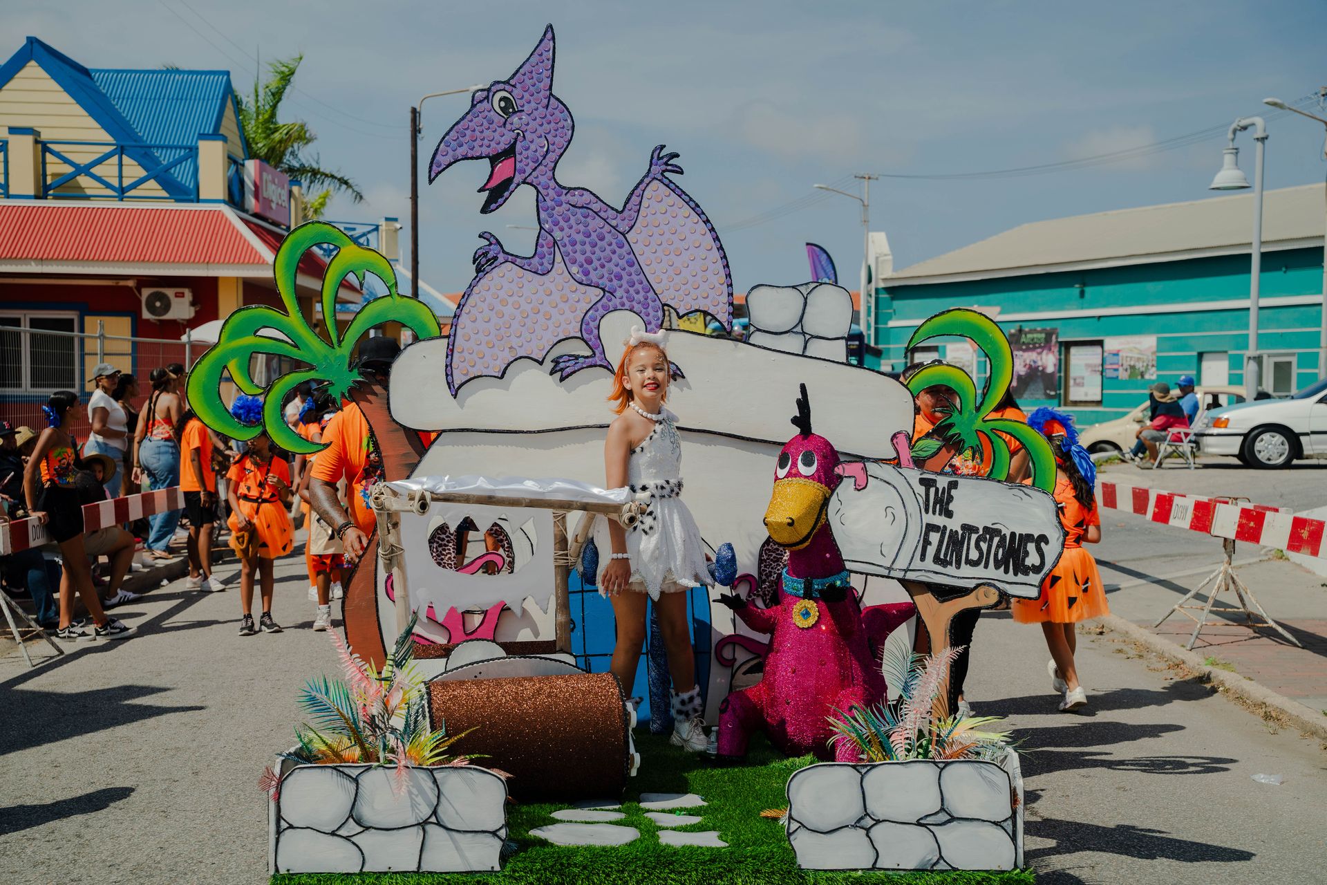 Parada di mucha Sanicolaas — Carnaval Aruba
