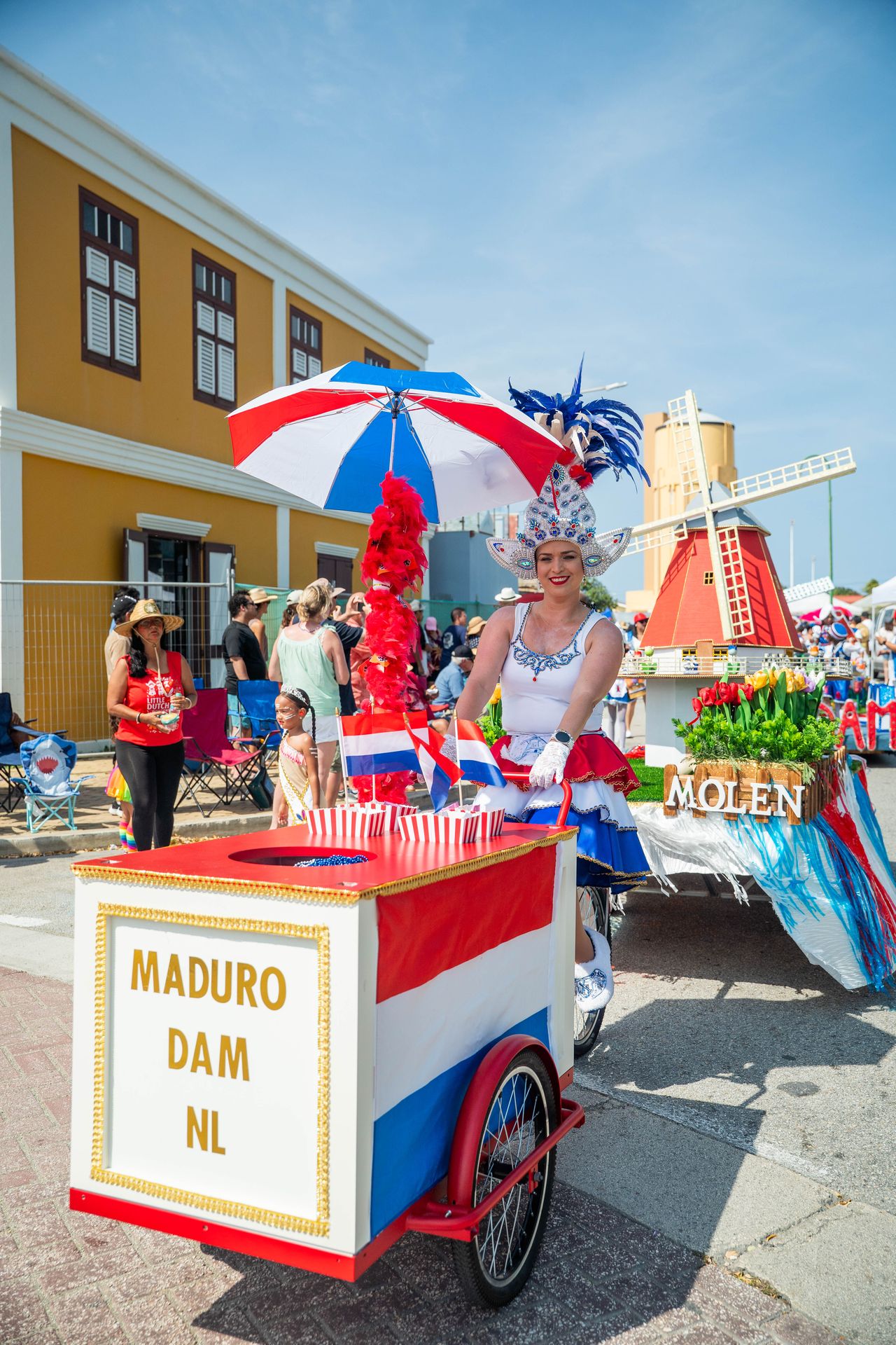 Parada di mucha Sanicolaas — Carnaval Aruba