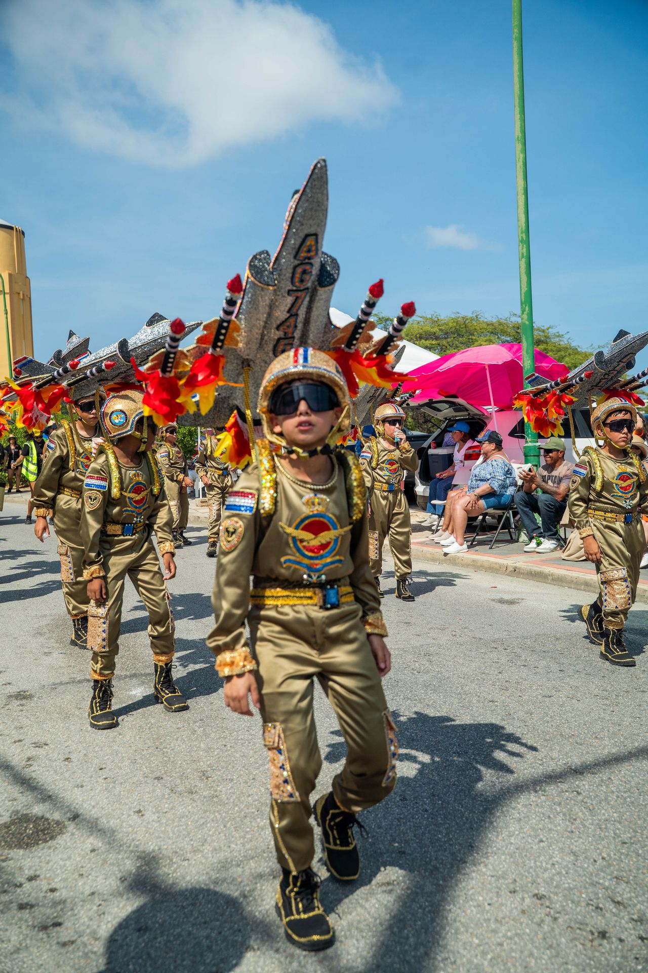 Parada di mucha Sanicolaas — Carnaval Aruba