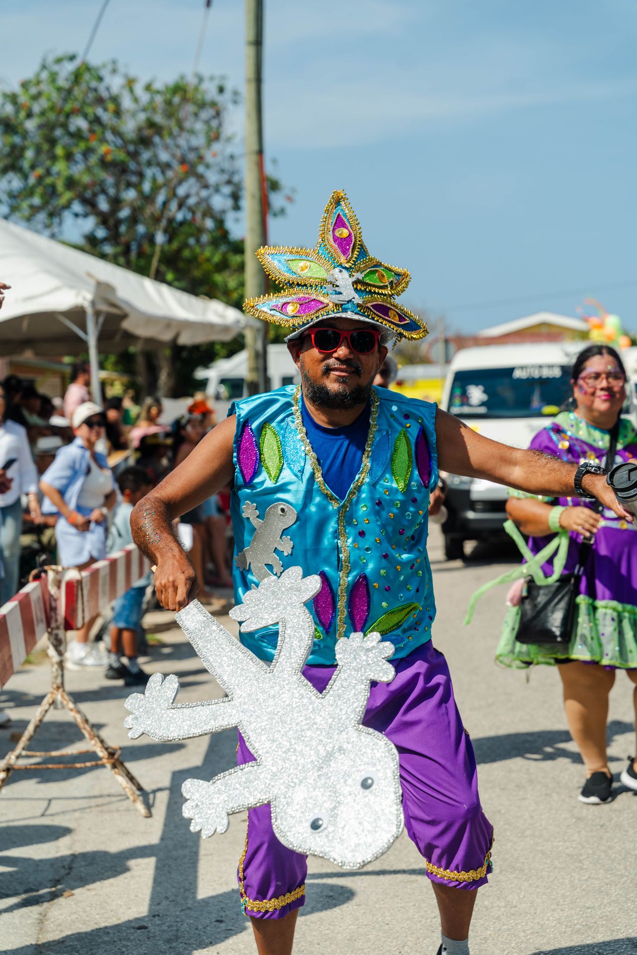 Parada di mucha Sanicolaas — Carnaval Aruba