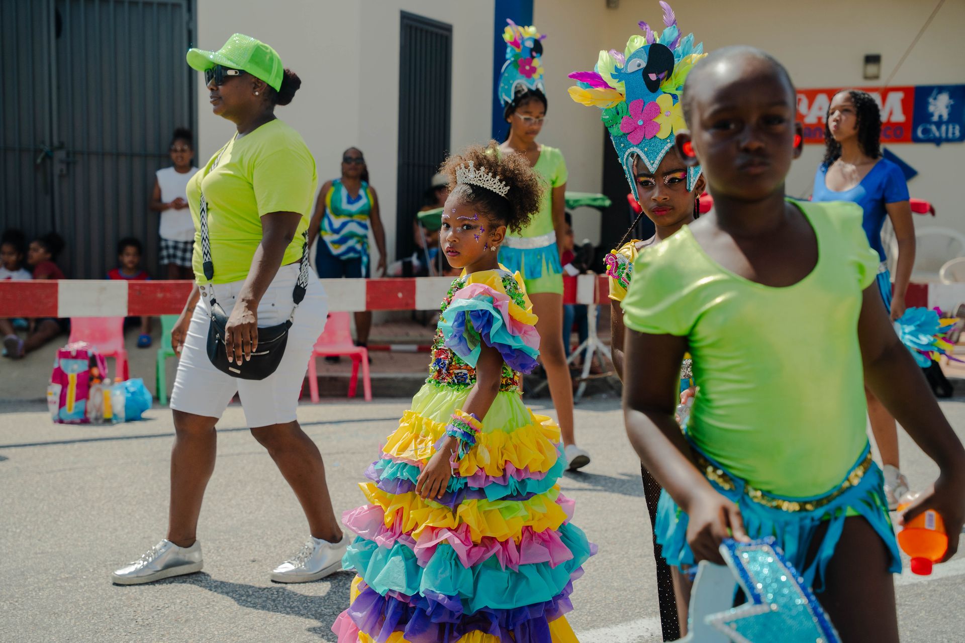 Parada di mucha Sanicolaas — Carnaval Aruba