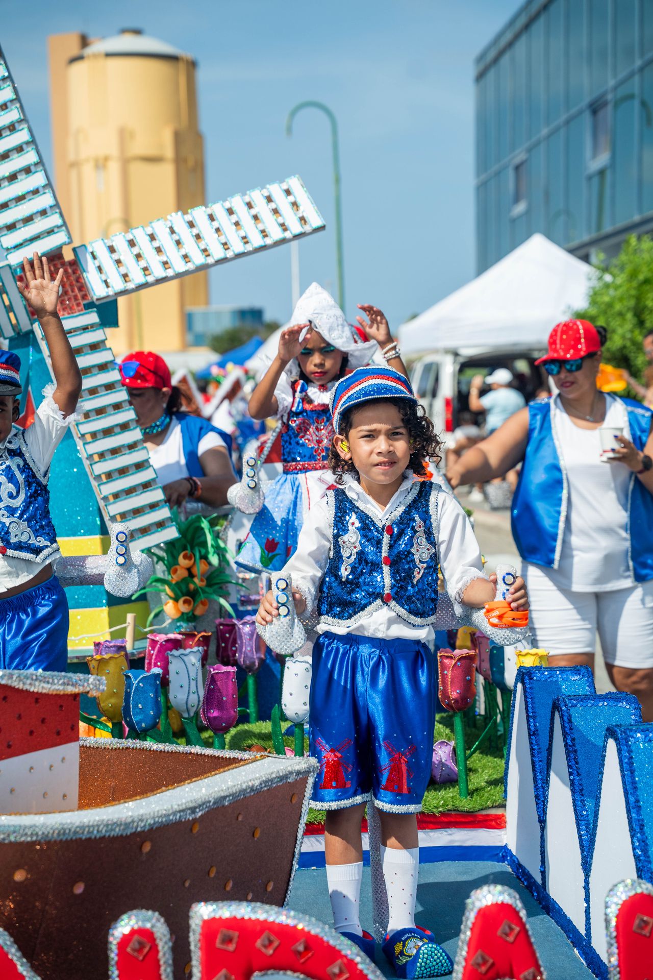 Parada di mucha Sanicolaas — Carnaval Aruba