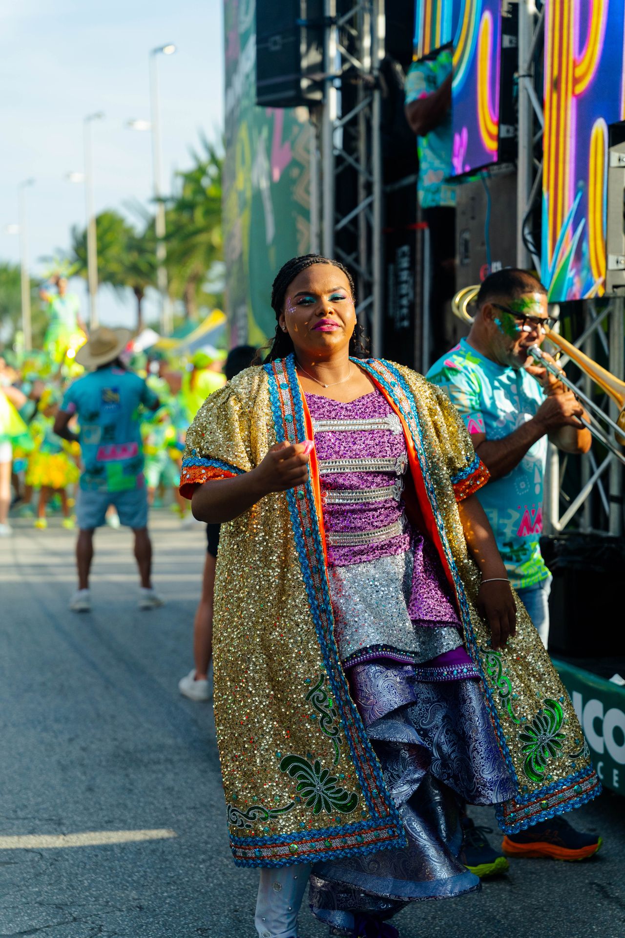 Parada di mucha o’stad — Carnaval Aruba