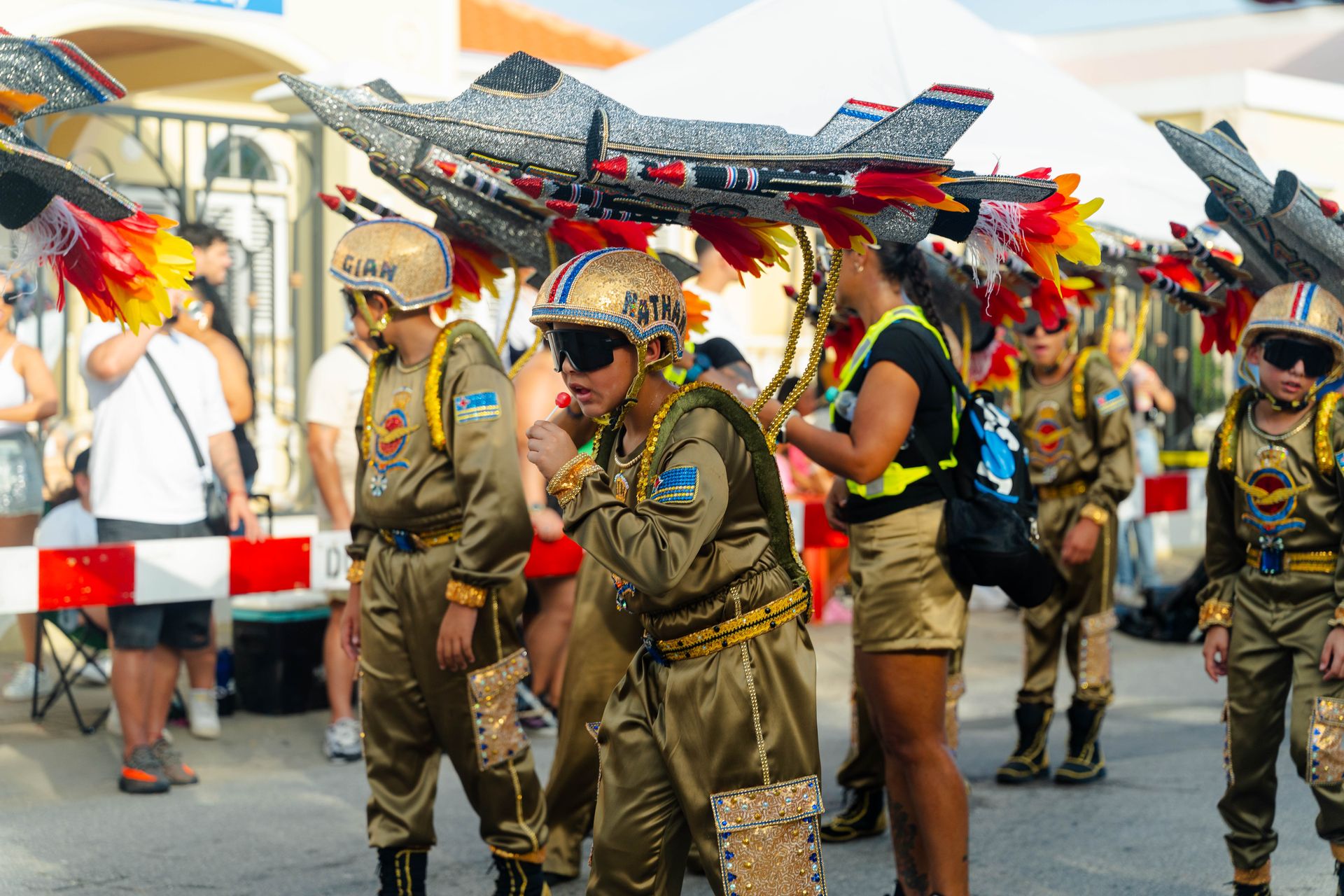 Parada di mucha o’stad — Carnaval Aruba