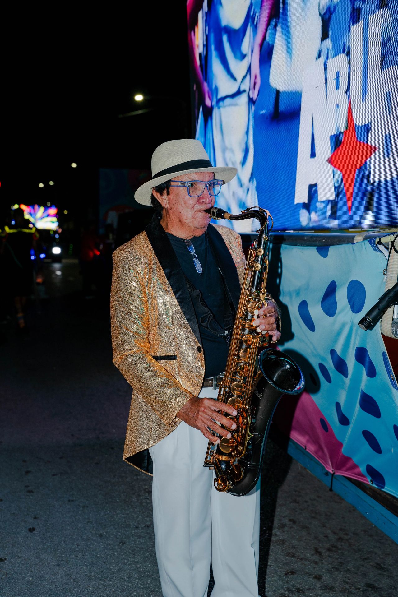 Parada di Luz — Carnaval Aruba
