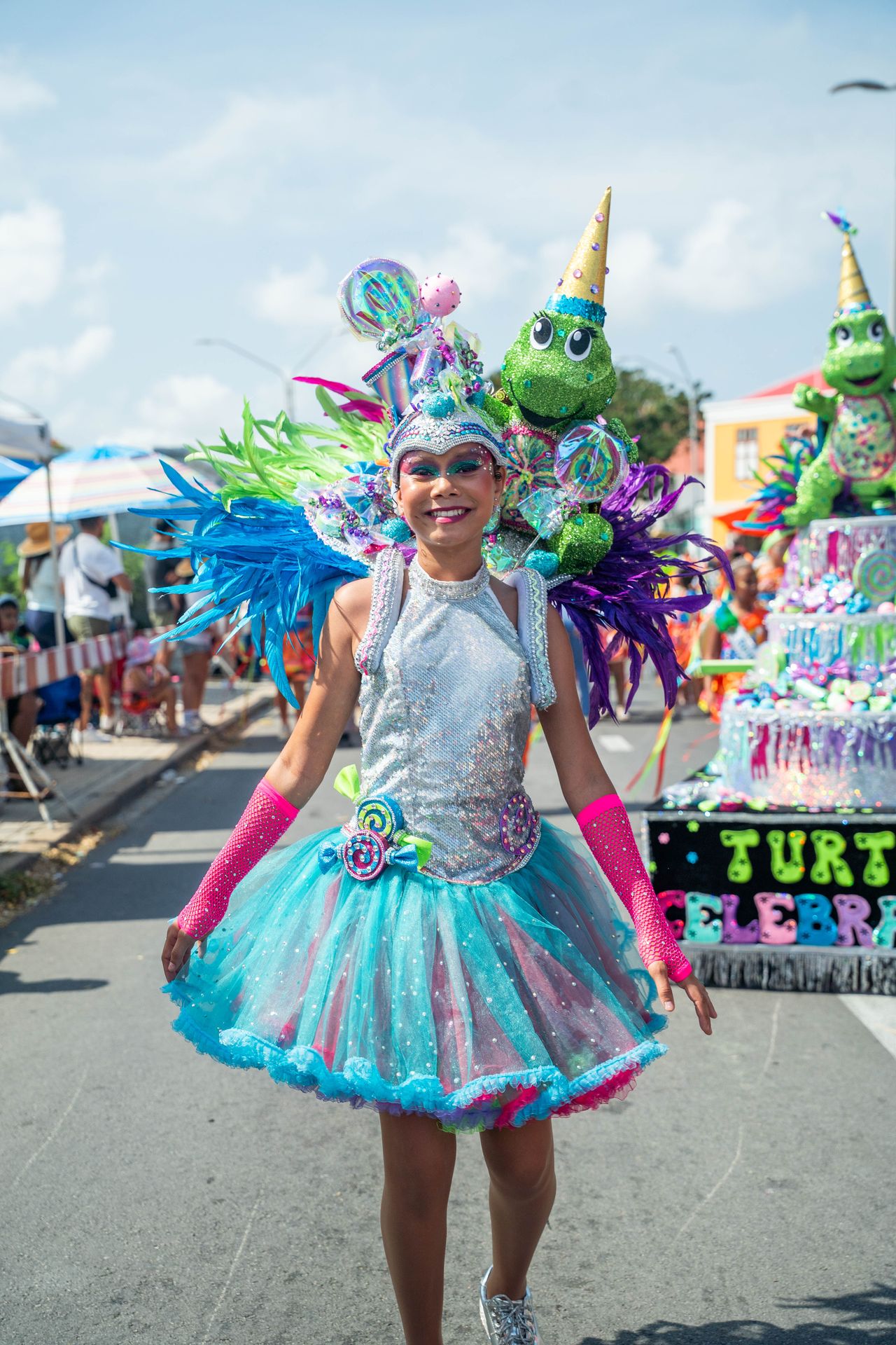 Parada di mucha Sanicolaas — Carnaval Aruba