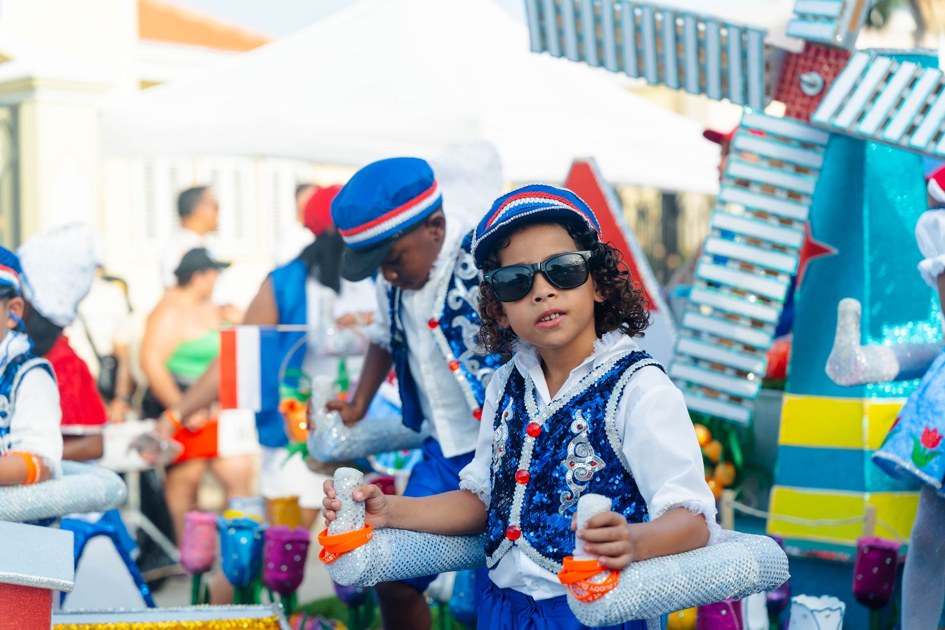 Parada di mucha o’stad — Carnaval Aruba