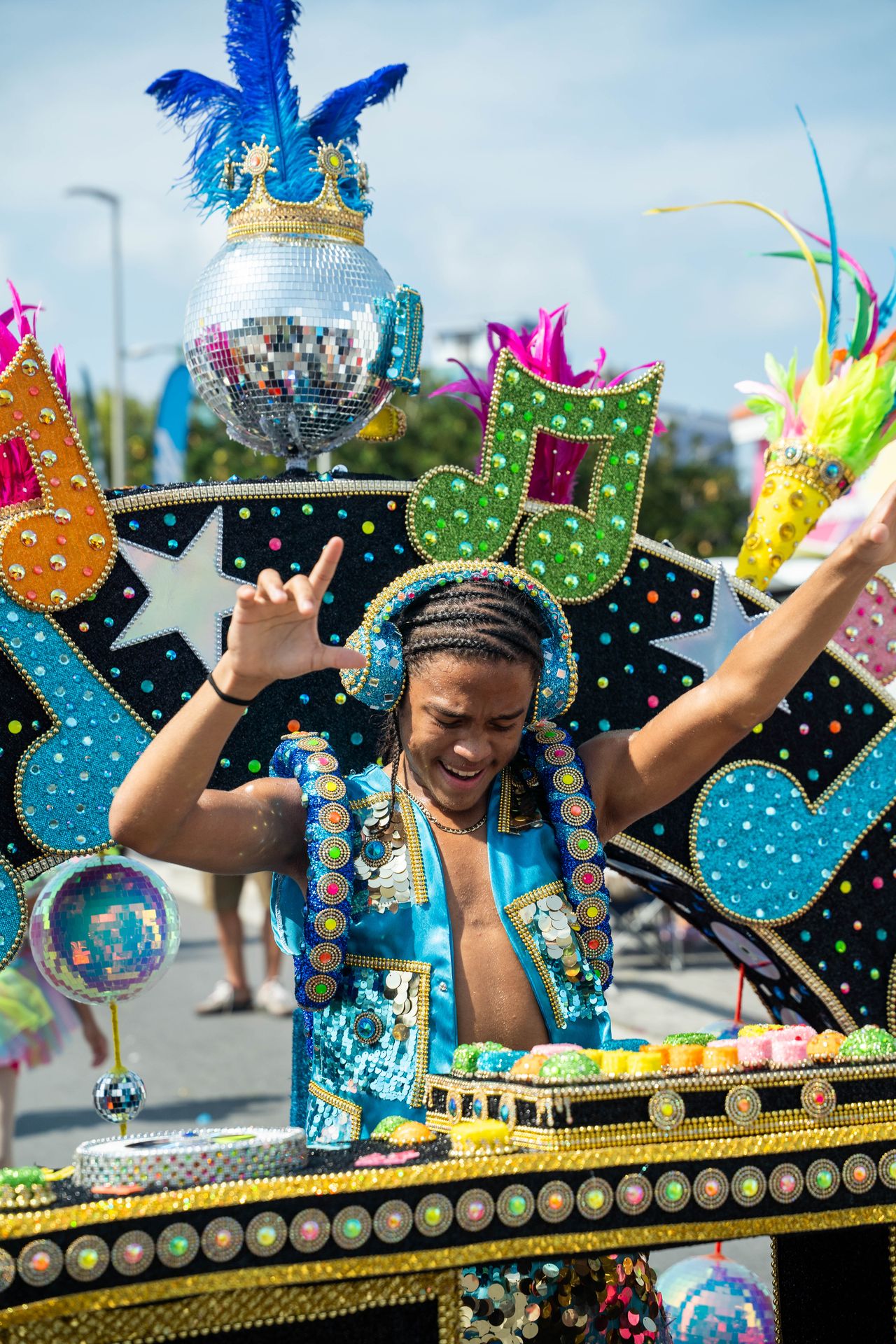 Parada di mucha Sanicolaas — Carnaval Aruba